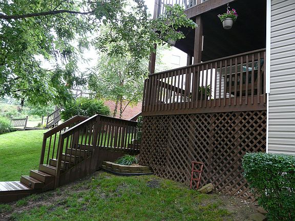 5th image of 443 Village Dr