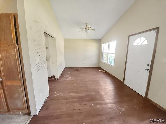 4th image of 4646 S Grand Blvd