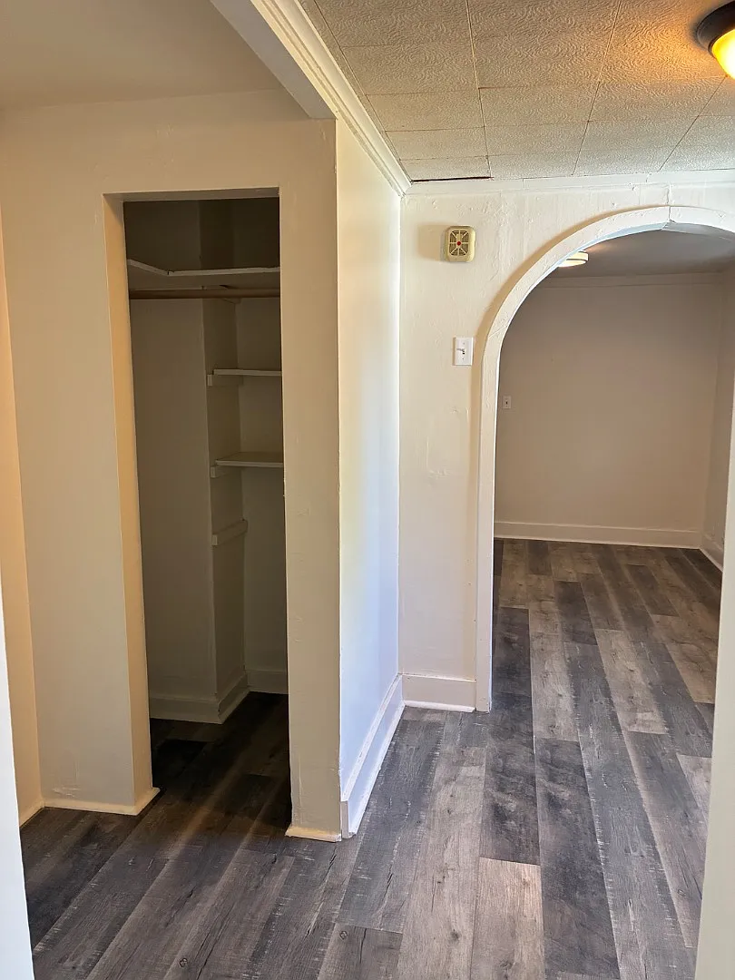 1312 Hansen Ave — Photo 3