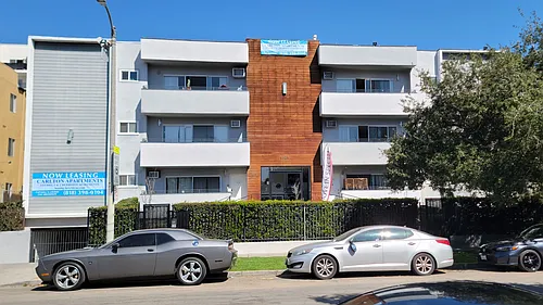 The Carlton Photo 1