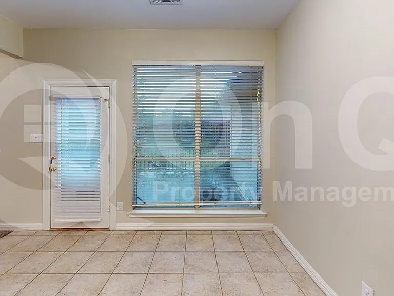 923 Granview Dr — Photo 9