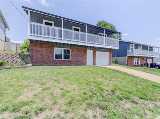 851 Matthews Dr, Fenton, MO 63026