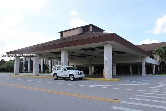 Buckingham At Century Vil — Photo 2