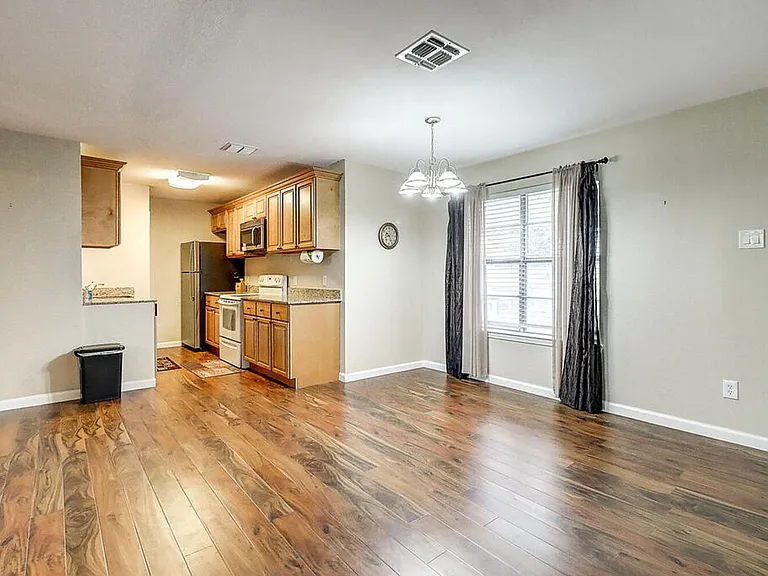 1011 Ennis Joslin 234 — Photo 18