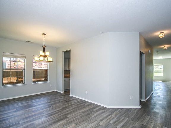 3rd image of 162 Briar Grove Dr