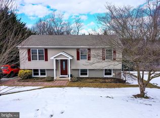 1246 Emerald Ridge Dr, Westminster, MD 21158