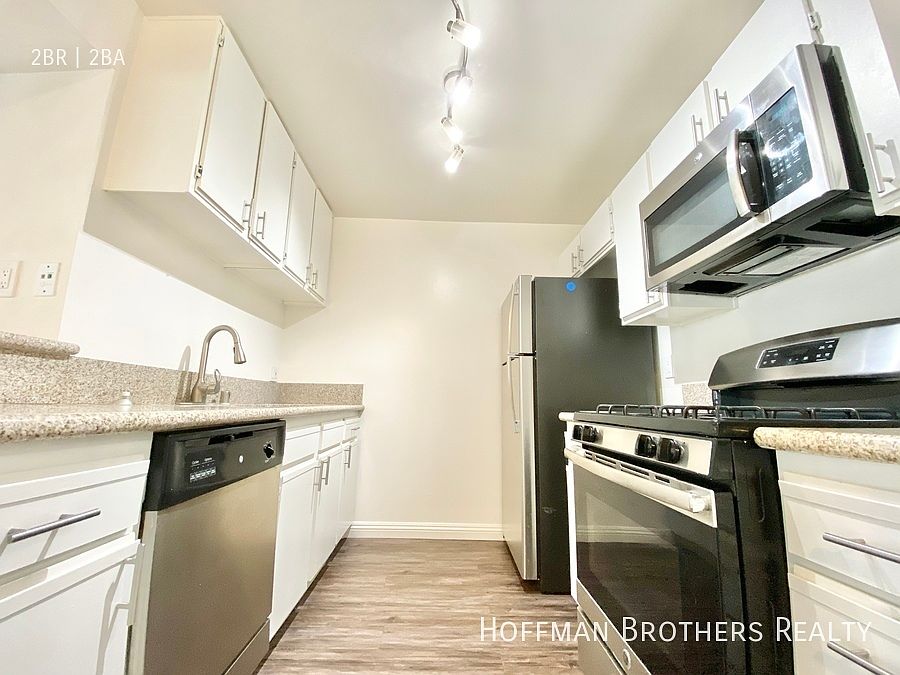 1st image of 1725 Grismer Ave APT 202