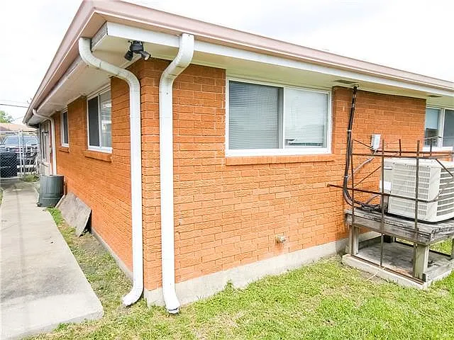 4819 Francis Dr — Photo 35