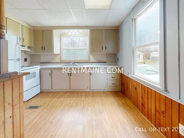 30 Park Dr, Canaan, ME 04924