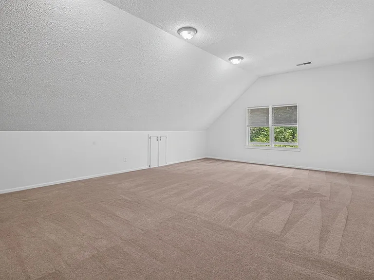 2027 Riding Ridge Rd — Photo 24