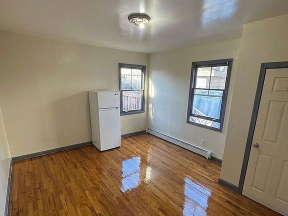 3rd image of 427 Park Ave APT 3