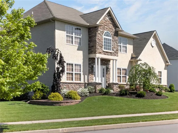716 Mohican Dr, Easton, PA 18040