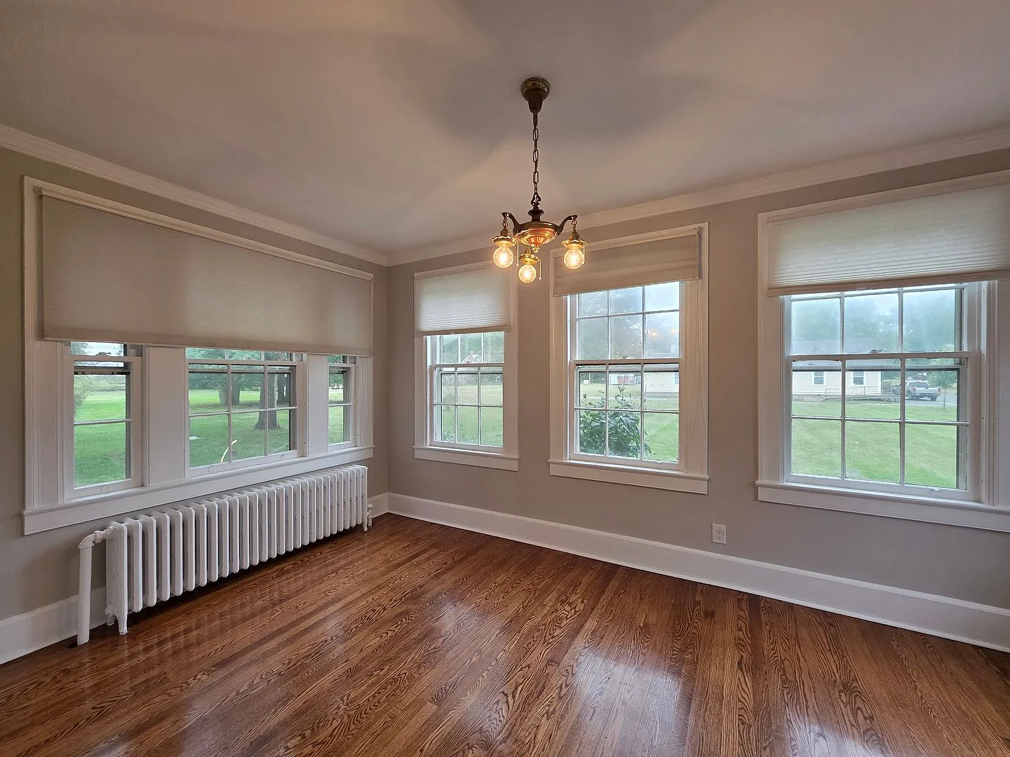 Delaware City Alert! 3 bed Townhome Available Now! — Photo 2