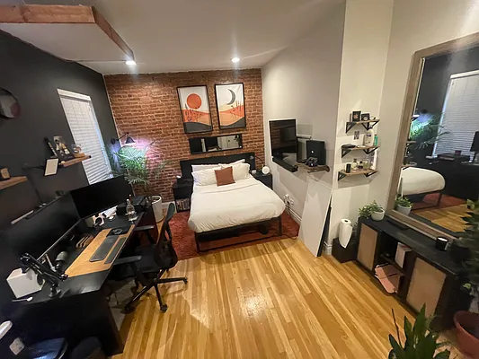 Rented by PMG Real Estate  | media 15