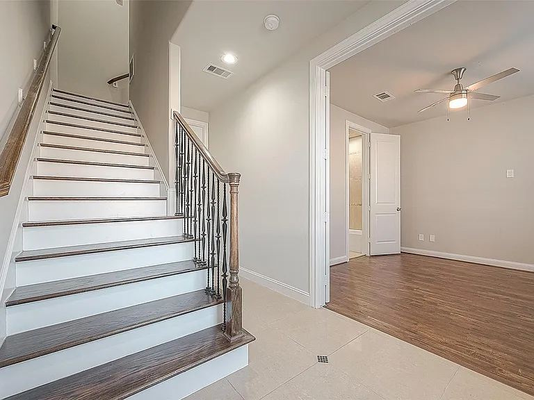 2634 Texas St — Photo 5