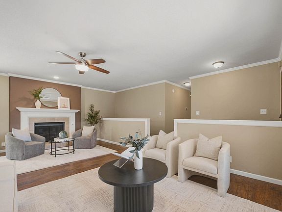 5th image of 1844 N Evergreen Ln