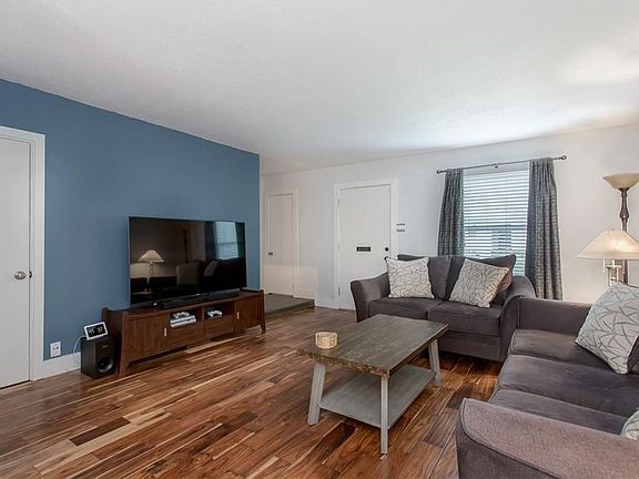 5th image of 5005 N Hall St #5