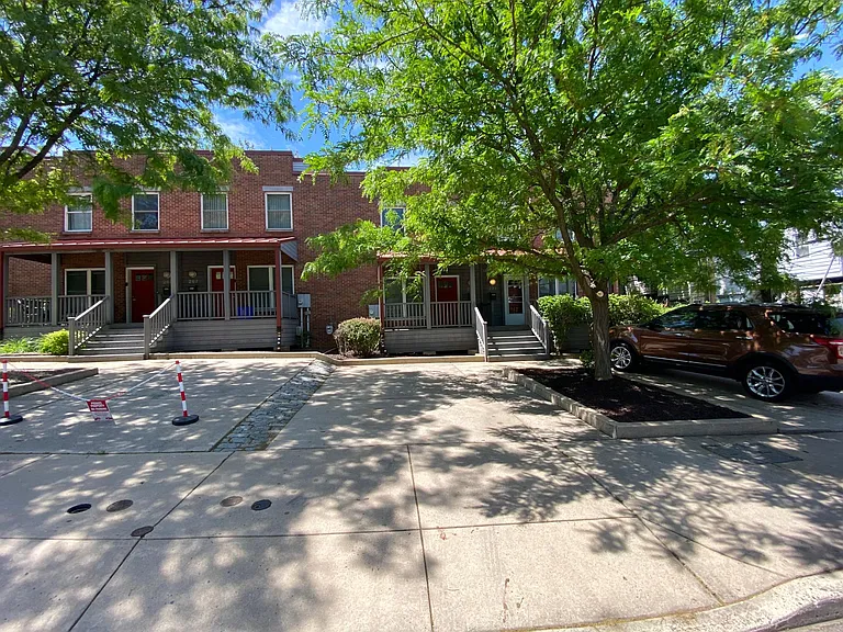 269 Montana St — Photo 1