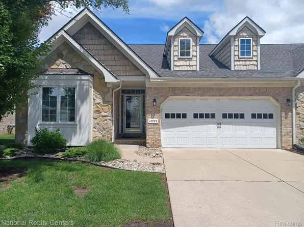 15752 Hunter Grv, Livonia, MI 48154