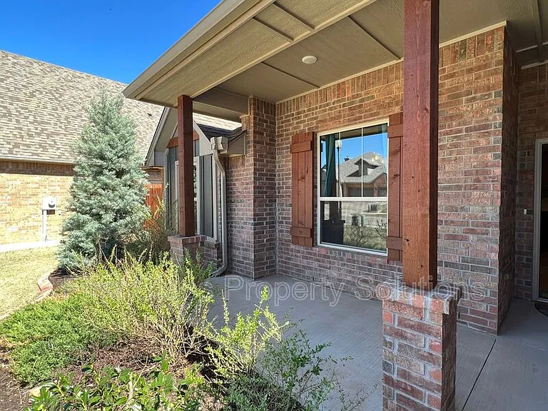 3116 Drake Crest Dr — Photo 3