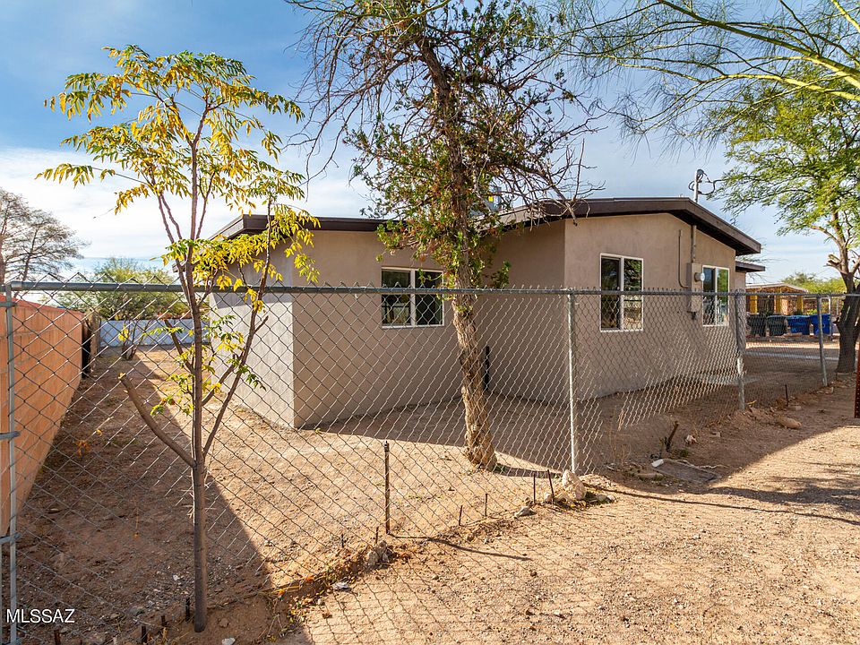 1st image of 1637 W Pueblo Vista Blvd