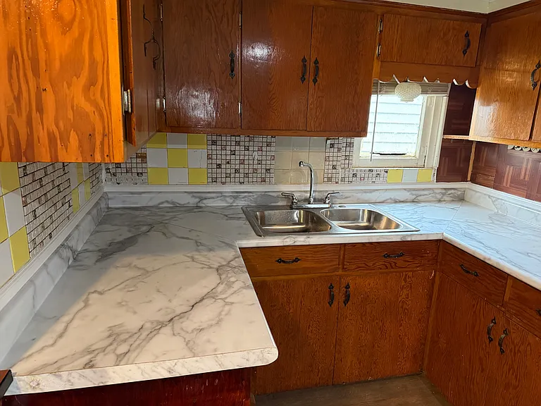 933 Myrtle Ave — Photo 12
