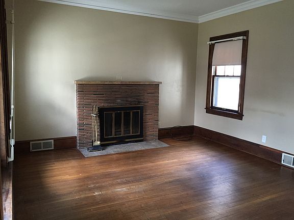 2nd image of 397 Roy St N