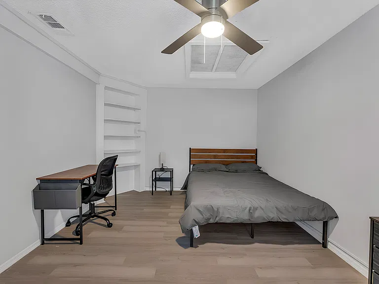 Page Ave — Photo 1