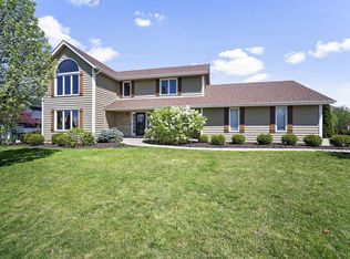 N51W17084 Shagbark Rd, Menomonee Falls, WI 53051