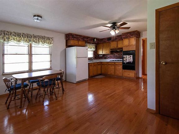 3rd image of 1233 Hawkstone Ln