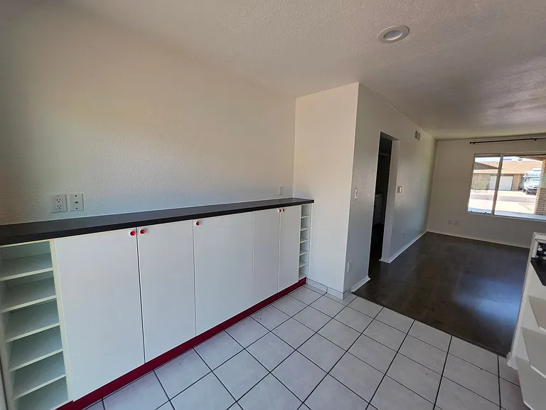 1506 E Palmdale Dr — Photo 28