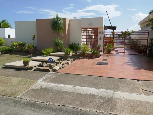 Ii3 Gaviota St, Dorado, PR 00646