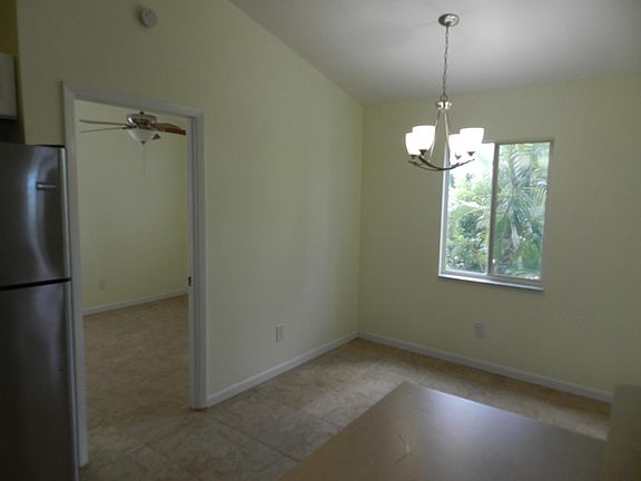 Eat in kitchen area