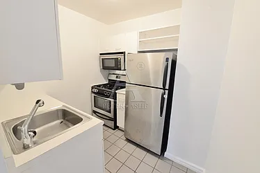 Rented by Peter Ashe