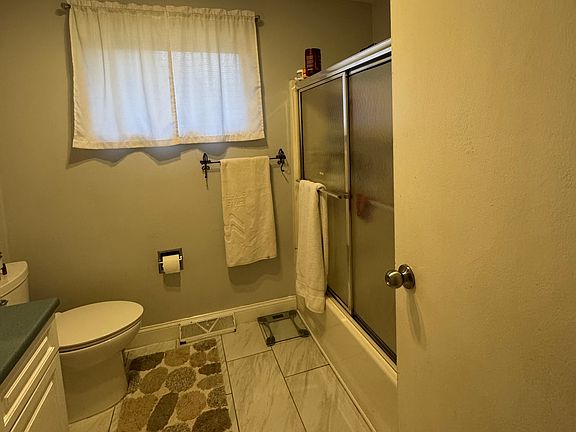 4th image of 44 Maryland St