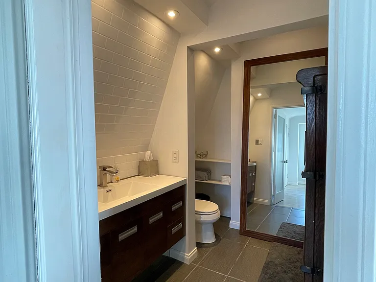 N Beverly Dr — Photo 18