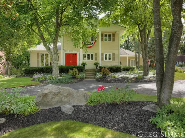 4868 Northview Ave NE, Grand Rapids, MI 49525