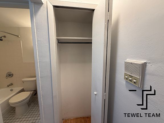 4th image of 113 W 82nd St