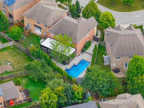 227 Beechtree Cres, Oakville, ON L6L 0A5