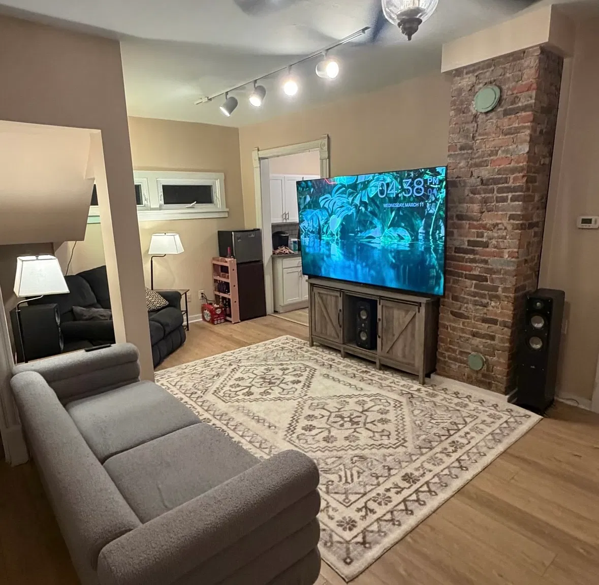 5 bed, 1816 sqft, $3,750 — Photo 4