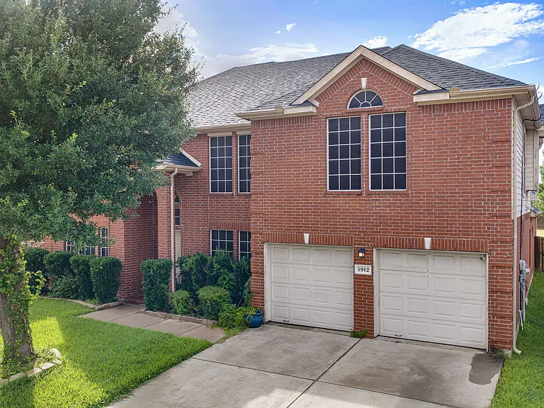 5912 Saddleridge Ct — Photo 3