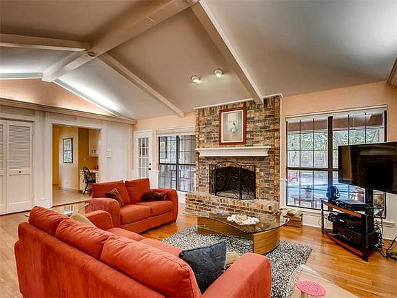 4th image of 318 Duck Lake Dr