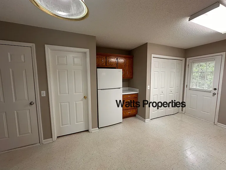 120 Briar Cir #120 — Photo 8