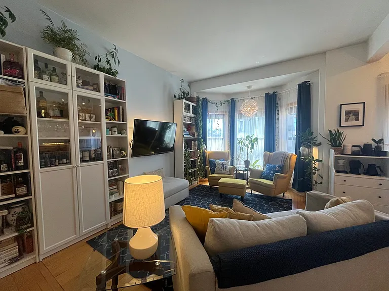 624 E Ogden Ave — Photo 15