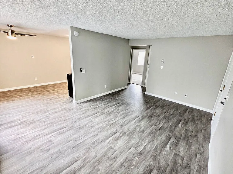 The Arches Apartments — Photo 1