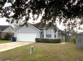 608 Ronda Ln, Ocean Springs, MS 39564