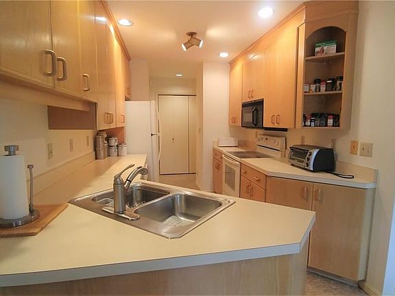 3rd image of 2318 Quail Hollow Ln