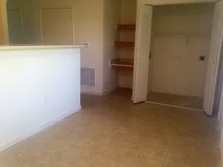 dining area/laundry room