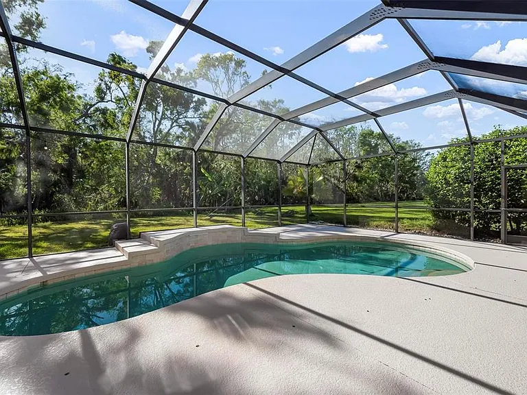 404 Golden Harbour Trl — Photo 40