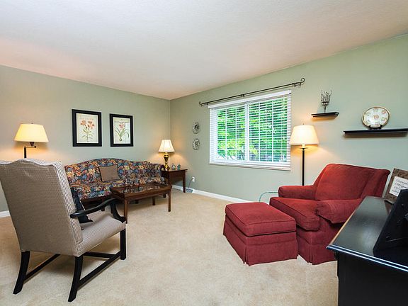 5th image of 4638 Blackfoot Dr SW
